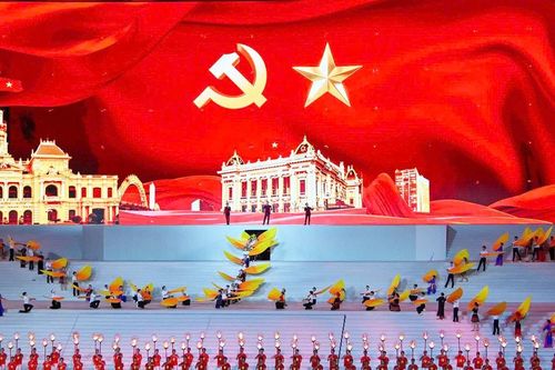 Cam kết góp sức phát triển văn hóa, con người Việt Nam