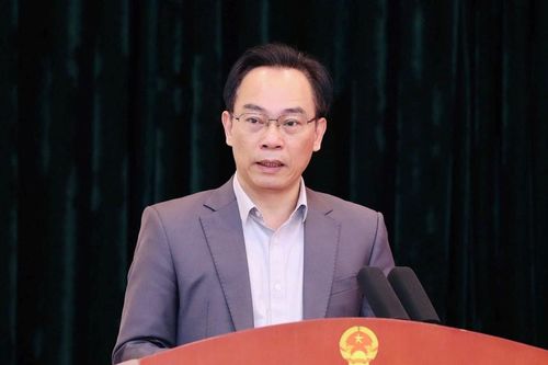 Quyền Bộ trưởng Hoàng Minh Sơn: Đại học 'không thể chỉ đếm bài báo khoa học, phải tạo ra giá trị cho nền kinh tế'
