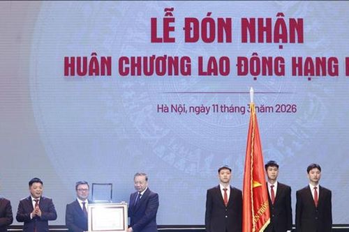 Báo Nhân Dân đón nhận Huân chương Lao động hạng Nhất