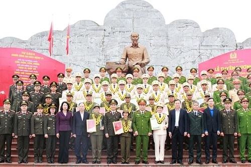Tuyên dương 31 điển hình tiên tiến tại Khu lưu niệm Sáu điều Bác Hồ dạy Công an nhân dân