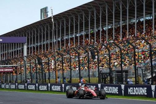 Lewis Hamilton tin Ferrari có thể cạnh tranh ngôi vô địch F1 với Mercedes