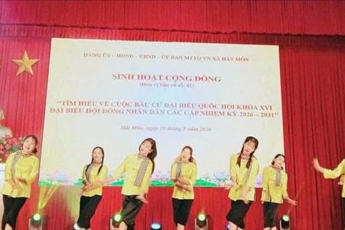Sôi nổi sinh hoạt cộng đồng tìm hiểu bầu cử tại xã Hát Môn