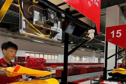 Doanh nghiệp bưu chính điều chỉnh phụ thu 10% phí xăng, dầu