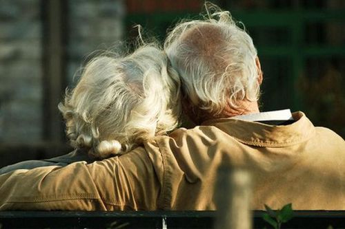 Về già, dễ rơi vào cảnh '3 không thân, 3 không dựa': Lời cảnh tỉnh cho tuổi xế chiều