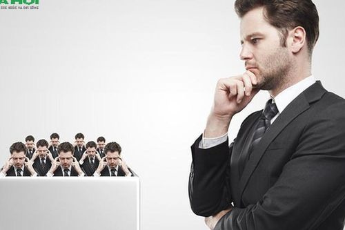 3 thời điểm người khôn thường chọn 'không biết gì': Không phải kém cỏi mà là cách ứng xử của người từng trải