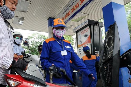 Sau chi Quỹ Bình ổn, giá xăng dầu tăng giảm đan xen, một mặt hàng giảm sâu