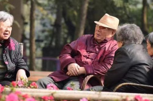 Nghỉ hưu mới thấm: Tránh gặp 3 kiểu người này kẻo tuổi già mang họa