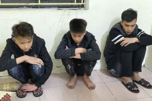 Hưng Yên: Khởi tố vụ án nhóm thanh thiếu niên liều lĩnh lao xe vào hàng rào chắn của tổ công tác