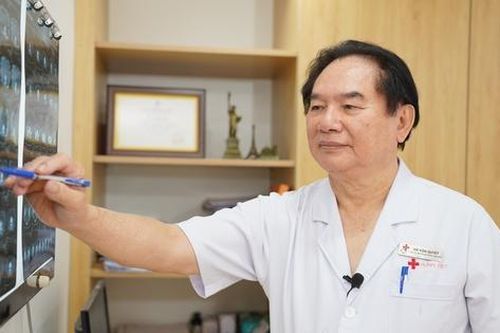 GS.TS.BS. Hà Văn Quyết: Người 'soi sáng' những góc khuất tiêu hóa với công nghệ hiện đại
