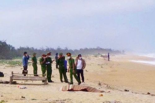 Tàu cá cùng ngư dân mất tích: Tìm thấy 2 thi thể, con tàu chưa rõ tung tích