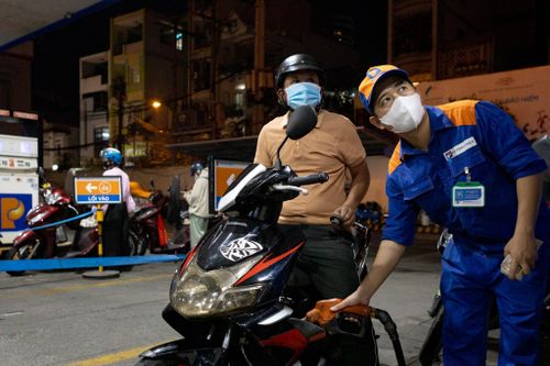 Giá xăng dầu tăng trở lại