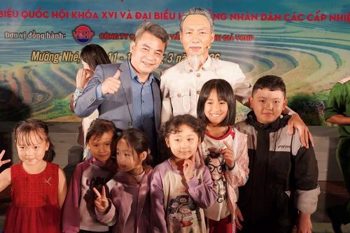 Nhà hát Kịch Việt Nam mang chương trình nghệ thuật đến với đồng bào vùng biên giới