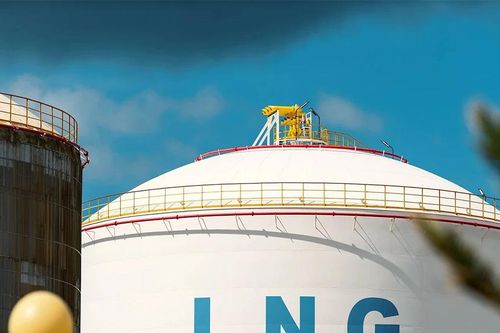 Giá khí đốt lên gấp đôi, châu Á và châu Âu cạnh tranh nguồn cung LNG