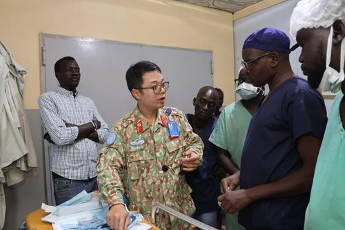 Lực lượng gìn giữ hòa bình Việt Nam triển khai hoạt động hỗ trợ y tế tại Nam Sudan