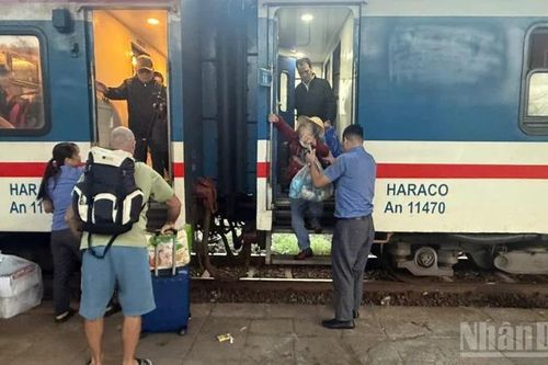 Ngành đường sắt giảm giá vé hành khách và cước vận chuyển hàng hóa
