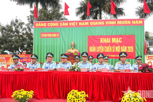 Chú trọng giáo dục chính trị, rèn luyện kỷ luật, kỹ thuật chiến đấu bộ binh