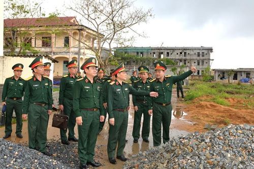 Thượng tướng Phạm Trường Sơn kiểm tra công tác chuẩn bị thành lập Trường Thiếu sinh quân khu vực miền Trung
