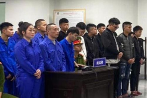 Tuyên phạt gần 50 năm tù đối với các bị cáo trong vụ án mạng lúc nửa đêm