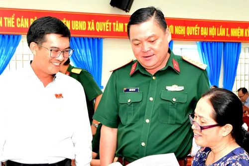 Cử tri đề nghị kết nối hạ tầng, phát triển bền vững du lịch biển