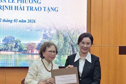 Khu Di tích Phủ Chủ tịch tiếp nhận nhiều ảnh tư liệu về Bác Hồ