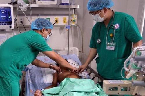WHO chuyển khẩn cấp thuốc giải độc botulinum đến Đà Nẵng