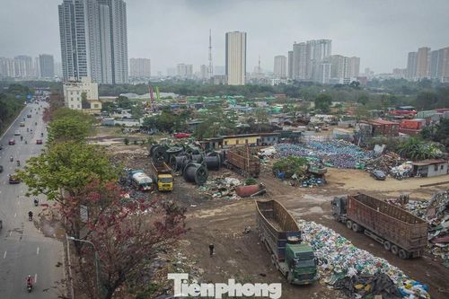 Hà Nội: Đào hào, dựng barie phong tỏa 4,3ha đất vi phạm tại phường Đại Mỗ