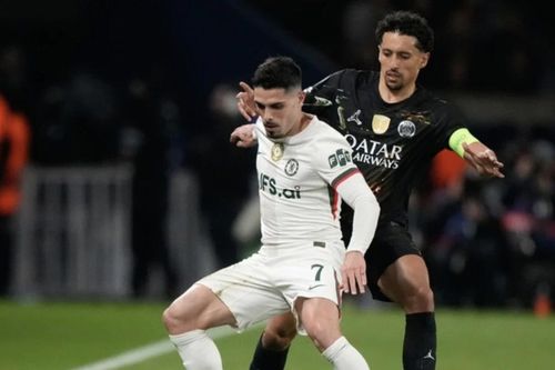 PSG vùi dập Chelsea, đặt một chân vào tứ kết Champions League