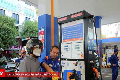 Tình hình vận tải TPHCM khi giá xăng dầu tăng cao
