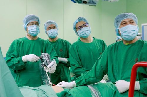 Vết mổ 1cm cứu mạng người đàn ông trẻ trong tình thế ngặt nghèo