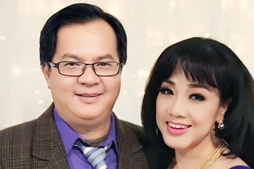 Phương Hồng Thủy U70 kể hôn nhân lãng mạn, được chồng kém 4 tuổi chiều chuộng
