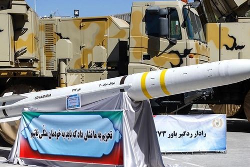 Tên lửa ATACMS Mach 3 'xuyên thủng' phòng không Sayyad-2 'bất khả xâm phạm' của Iran