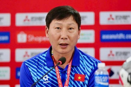 Tuyển Việt Nam chuẩn bị hội quân và biến động nhân sự lớn tại các câu lạc bộ V-League