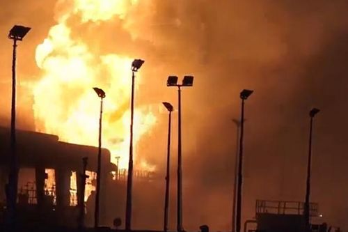 Video kho nhiên liệu ở Bahrain bốc cháy dữ dội sau khi bị Iran tấn công