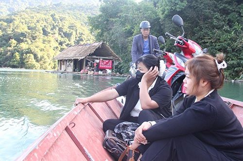 Cô giáo mầm non kiên trì bám trường, bám bản trên 'ốc đảo' Nhôn Mai