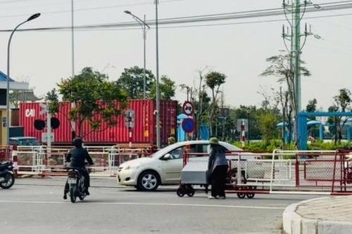Xử lý gần 1.800 trường hợp vi phạm tại giao cắt đường sắt