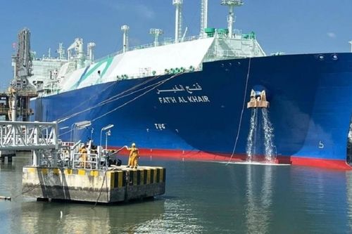 Tàu chở 63.000 tấn LNG qua eo biển Hormuz cập cảng Thị Vải