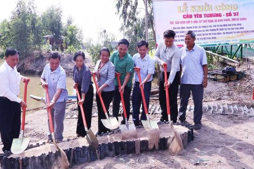 Khởi công xây dựng cầu yêu thương số 37, tại xã Bình Giang