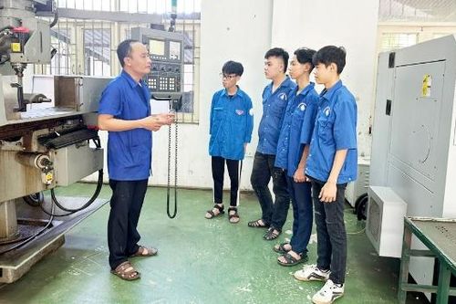 Bắc Ninh: Trường Cao đẳng Kỹ thuật Công nghiệp được công nhận là trường cao đẳng chất lượng cao