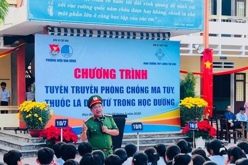 Chung tay đẩy lùi ma túy học đường