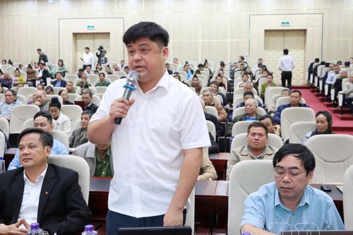 Lắng nghe kiến nghị của cử tri