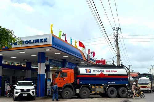 Sáng 12-3, giá xăng dầu trong nước đồng loạt giảm, RON 95-III giảm gần 4.000 đồng/lít