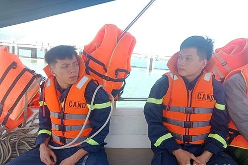 Tích cực tìm kiếm người đàn ông mất tích trên vịnh Vân Phong