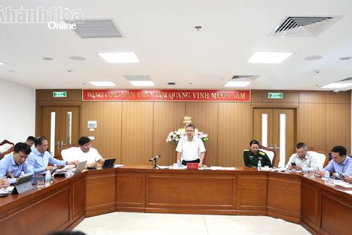 Phó Chủ tịch UBND tỉnh Trần Hòa Nam họp về các vấn đề liên quan đến Khu kinh tế Vân Phong