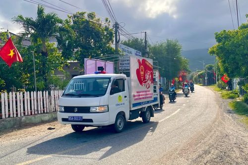 Xã Công Hải tổ chức diễu hành tuyên truyền bầu cử