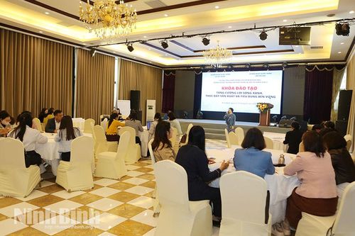 Khóa đào tạo về tăng cường lối sống xanh, thúc đẩy sản xuất và tiêu dùng bền vững