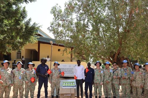 Lực lượng gìn giữ hòa bình Việt Nam hỗ trợ y tế tại Bentiu, Nam Sudan