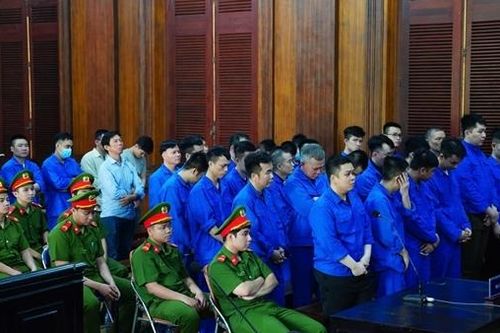 Các thành viên nhóm 'Phế liệu chiến tranh BW' lãnh án