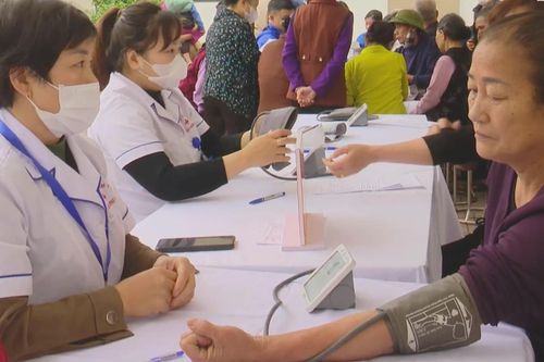 Quan tâm chăm sóc sức khỏe người cao tuổi