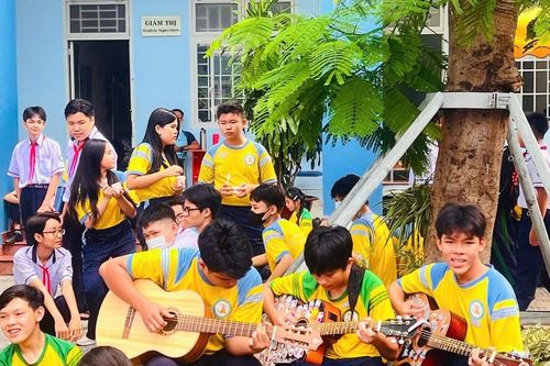 Giờ ra chơi không điện thoại ở Trường Trung học cơ sở Trần Văn Quang