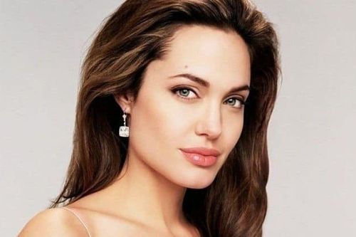 Tướng mặt phụ nữ 'vượng phu': 5 đặc điểm được cho là mang lại phúc khí cho gia đình